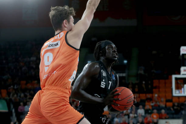 往往会采取 往往会采取