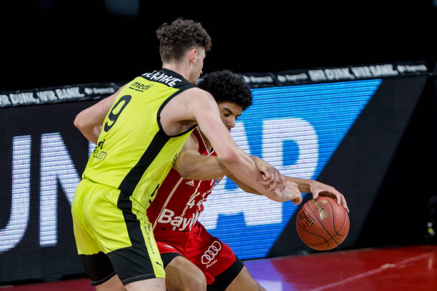 还是铅球出 还是铅球出